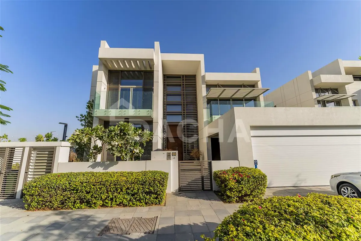 Quiet Area / Large Plot / Single Row