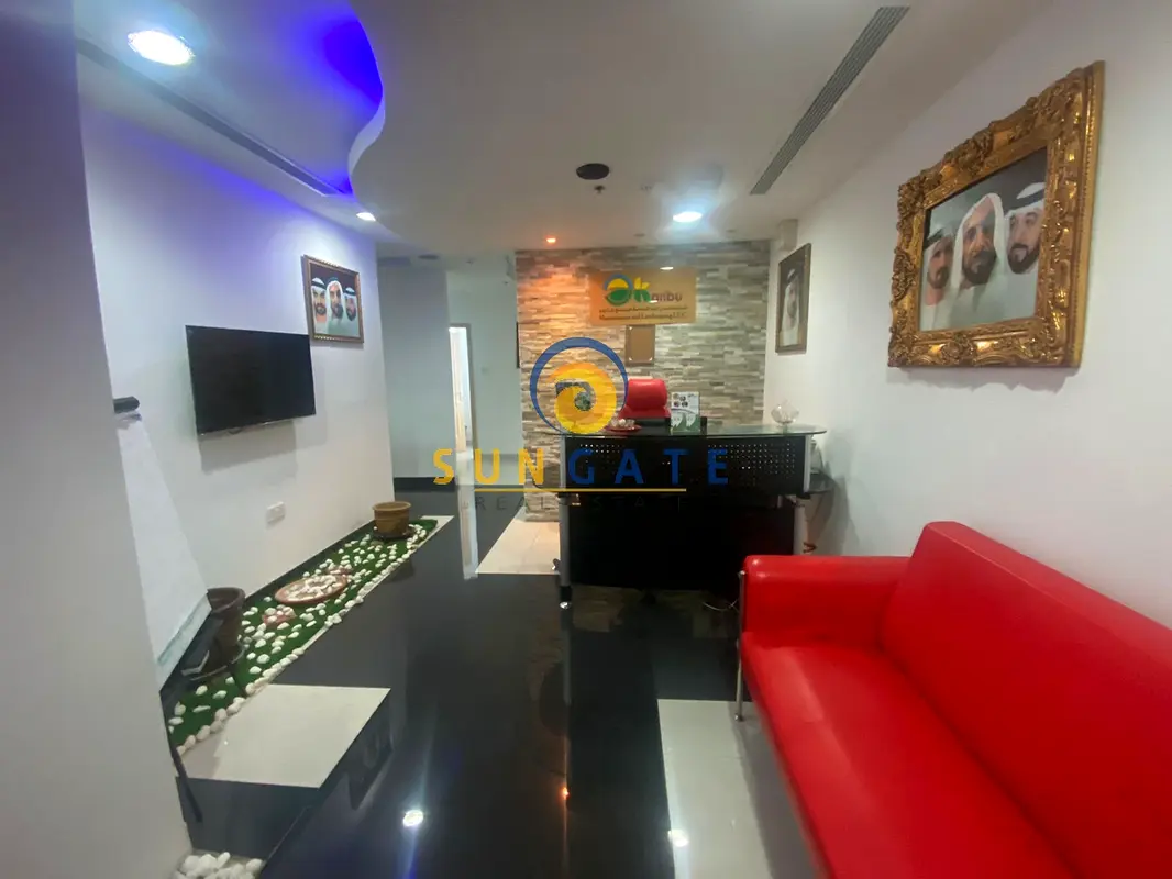 Furnished with partitions , with private pantry