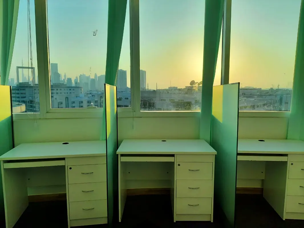 Flexi Desk with Ejari