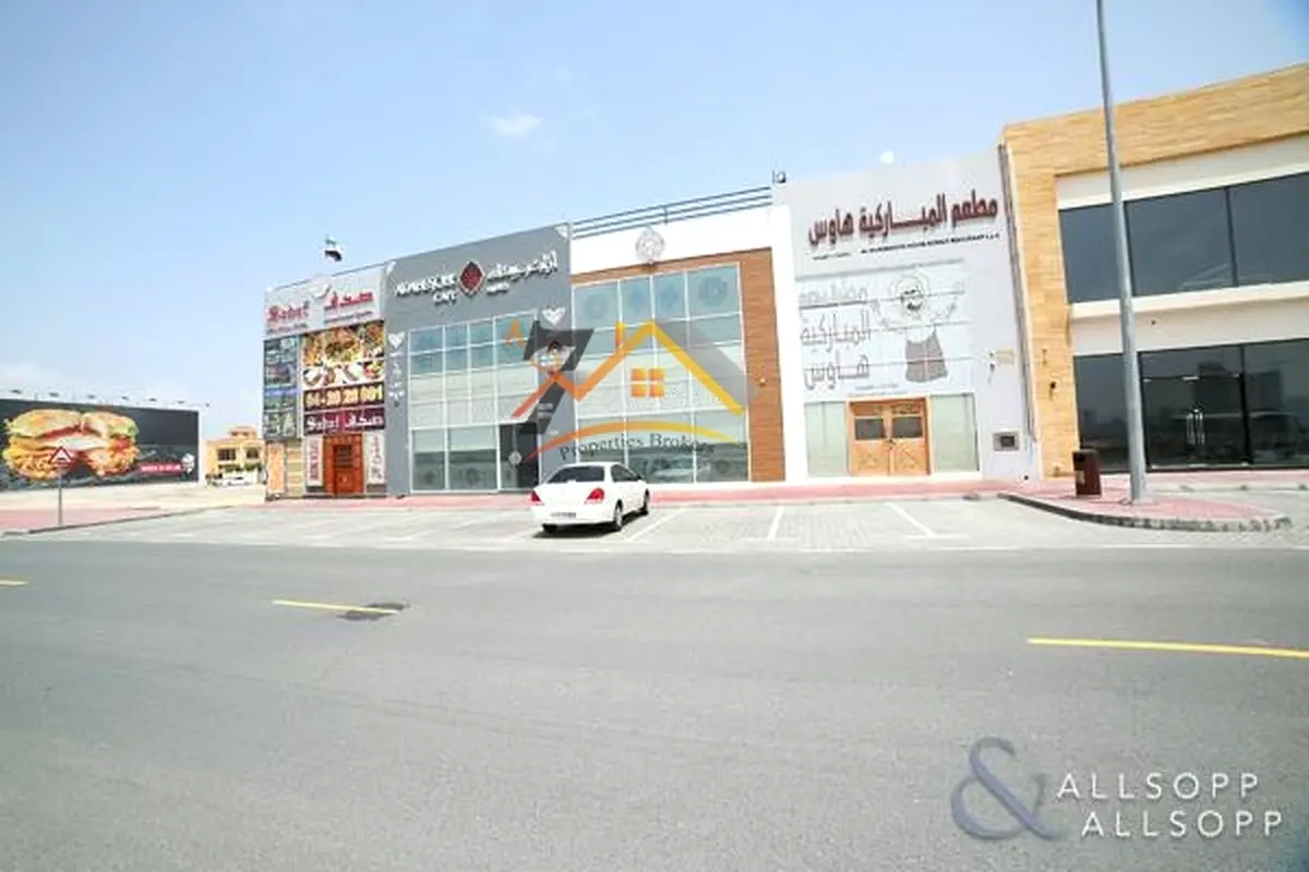 ON HESSSA STREETFITTED READY  SHOWROOM + VILLA FOR RENT BEST FOR CLINIC / PHARMACY