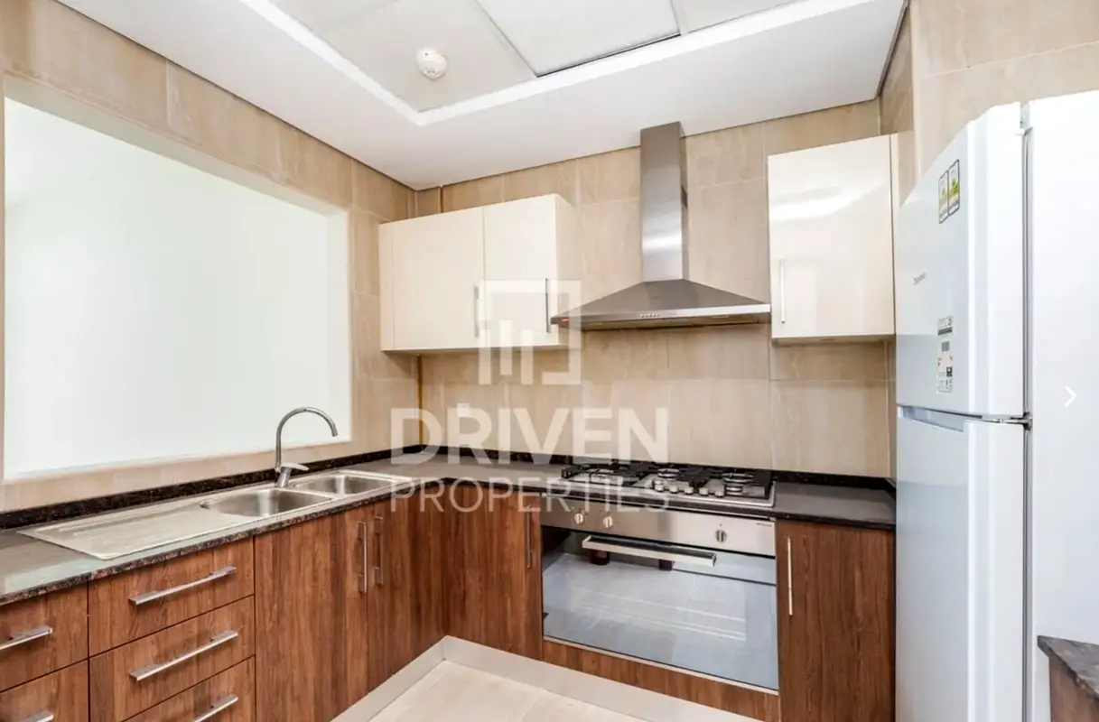 SEMI FURNISHED 2 BHK | CLOSE METRO | CHILLER FREE