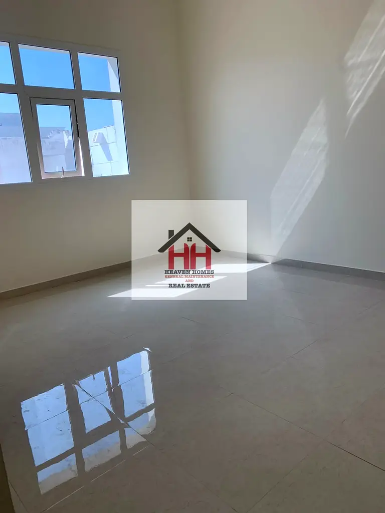 3 BEDROOMS 3 BATHROOMS WITH HALL  KITCHEN AVAILABLE