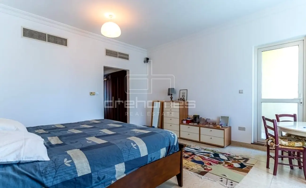 Luxury |5 bed room with maid for rent in Victory Heights Sports City