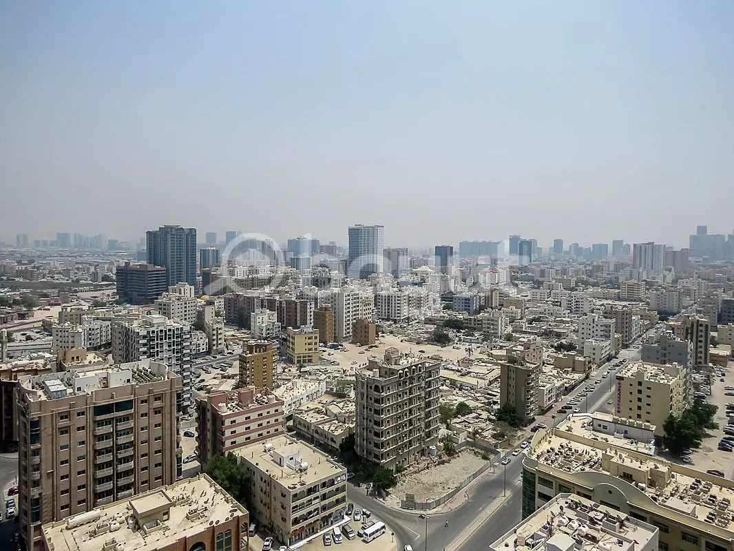 Al  Itihad Tower with AC  Parking free