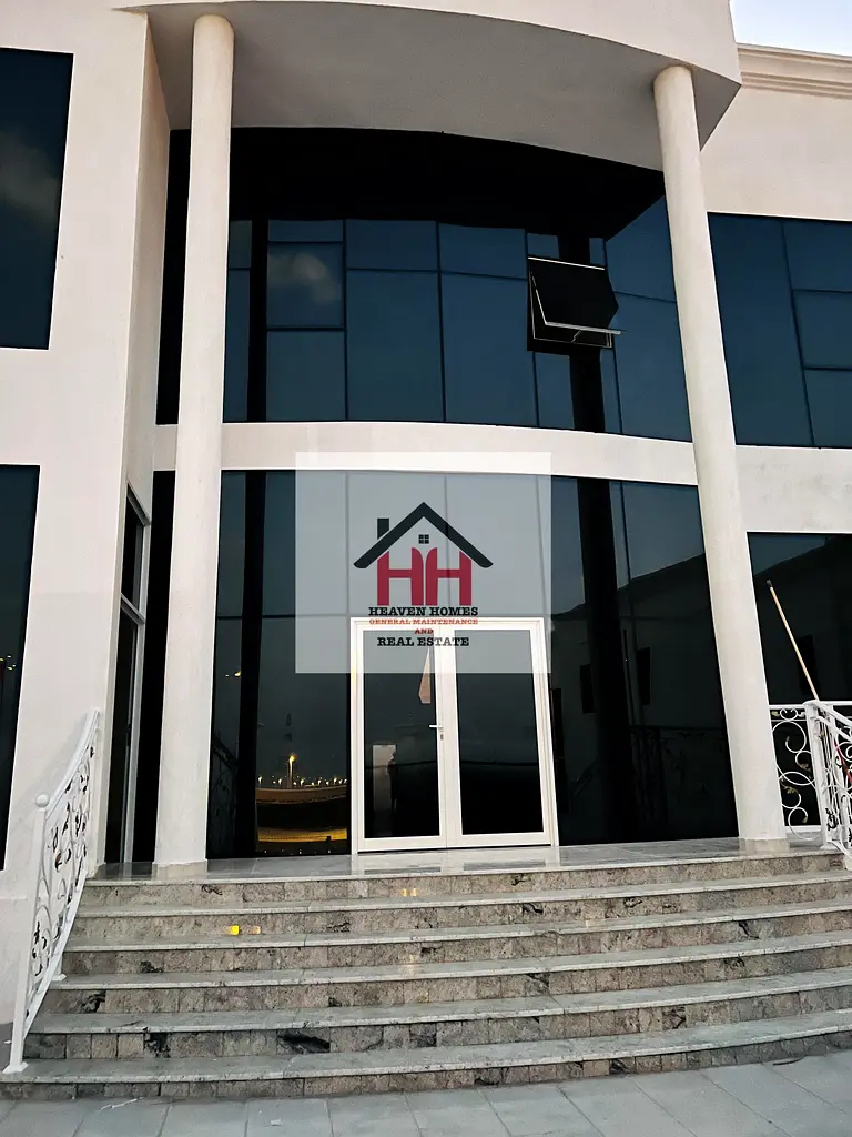 Staff Accommodation 11 bedrooms 13 bathrooms 2 hall 4 kitchen available Near to Khizad Portfor Staff