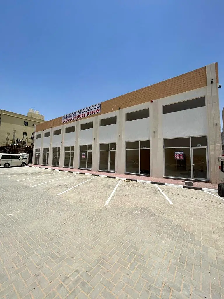 Shop for rent in Alia for 30000
