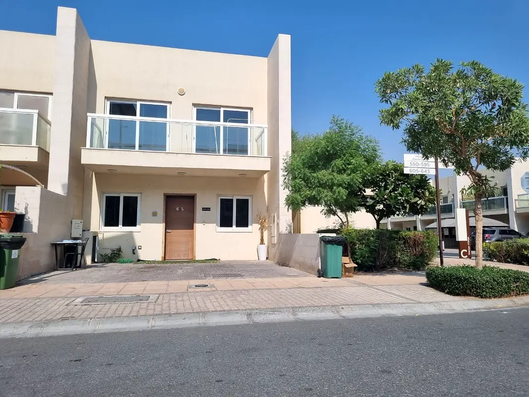 SINGLE ROW 3 BEDROOM VILLA IN WARSAN VILLAGE RENT 85,000/YEARLY