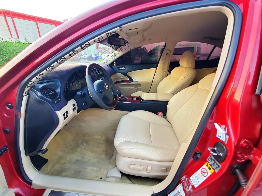 LEXUS IS300 2007 G.C.C IN EXCELLENT CONDITION