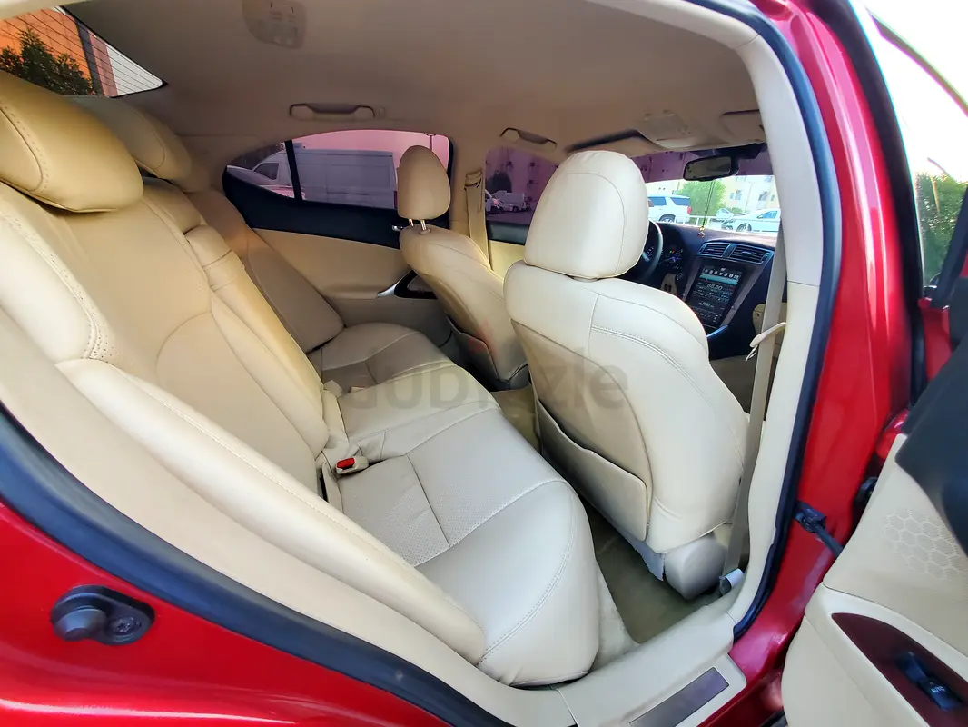 LEXUS IS300 2007 G.C.C IN EXCELLENT CONDITION