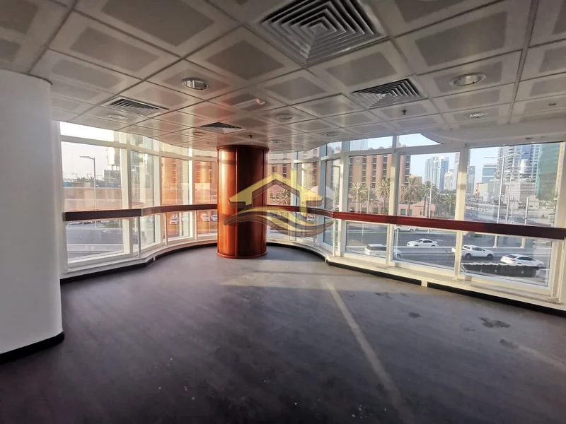 Commercial office for rent, prime location, Corniche