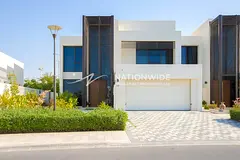 A Modern Home with High Ceiling  Huge Garden