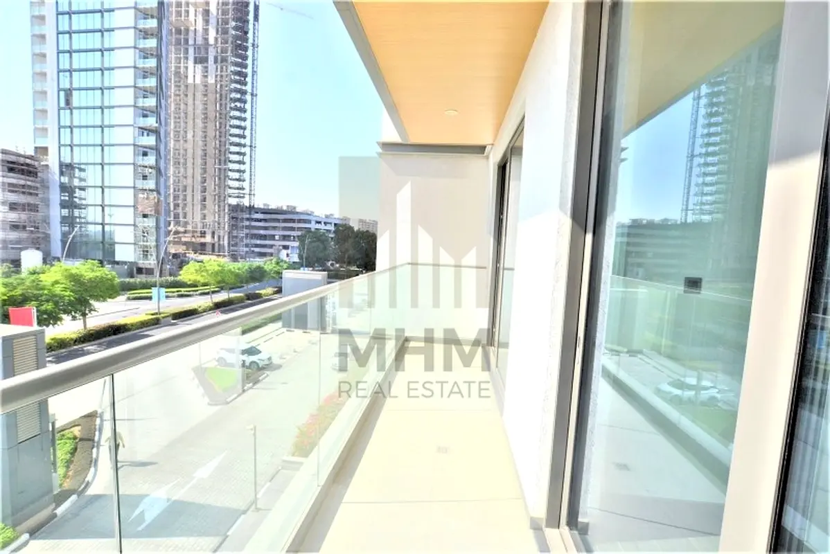 Fully Fitted Kitchen| 2 Bedrooms | Community View