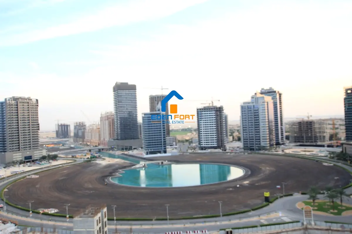 Huge -1 Bedroom | Lake Facing | Vacant on Transfer |  Stadium Point