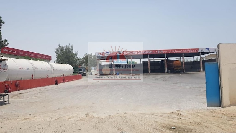 100000 sq.fts industrial land with warehouse avalable for sale in Jabel Ali Industrial area 1