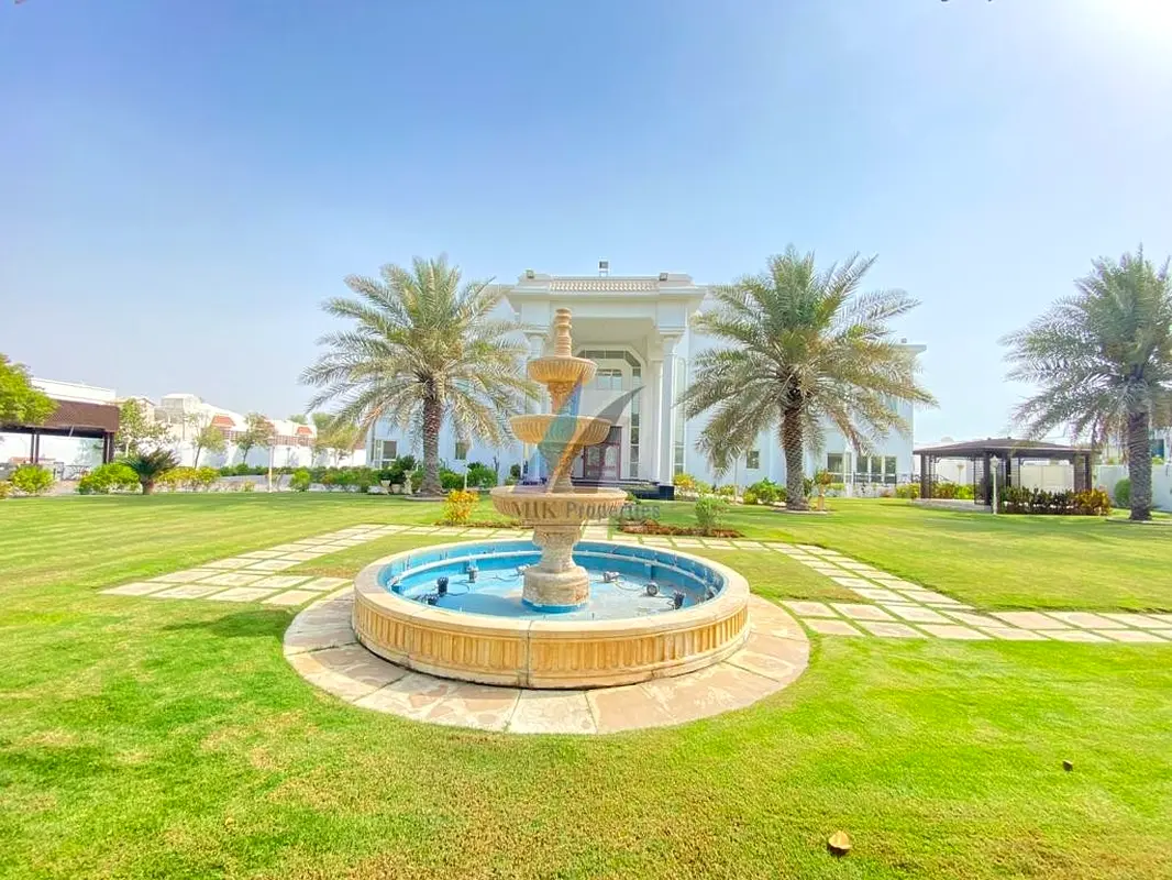 STUNNING 35,000 SQFT l 9 BED INDEP VILLA  l PVT POOL l GYM l SUITABLE FOR COMMERCIAL USE