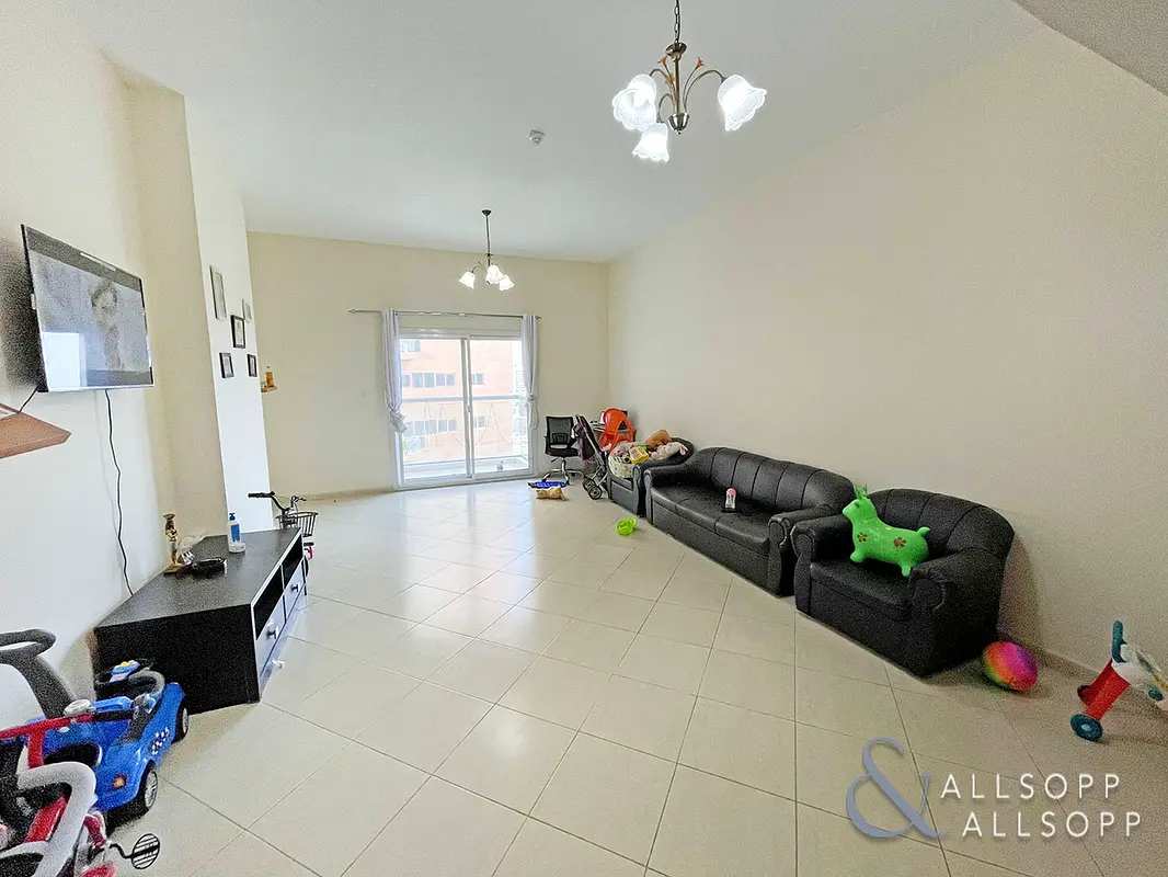 Exclusive Listing | 1 Bedroom | Rented