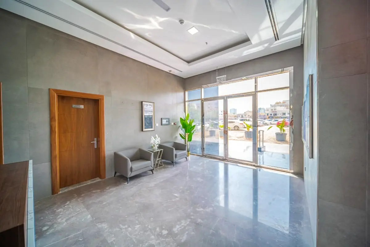 SPACIOUS ONE BHK CLOSE KITCHEN WITH FREE CAR PARKING AND AC AVAILABLE FOR SALE IN NUAIMIA ONE TOWERS