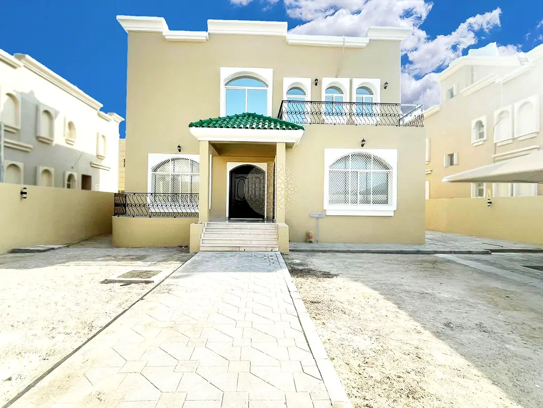 COMFORTABLE COMPOUND VILLA : 5 MASTER BEDROOMS, DRIVER ROOM AND MAID ROOM FOR RENT IN KHALIFA CITY A