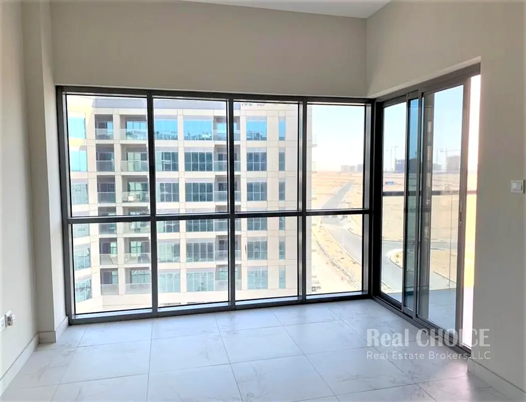 Bright 1BR Apartment | Big Balcony W/ Nice Views