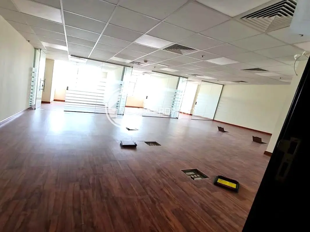 Fully Fitted I Wooden Floor I Open View