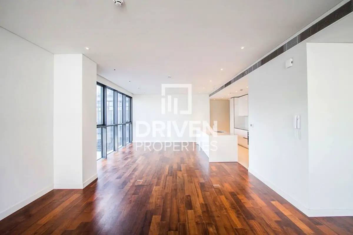 Large Layout | Bright | Ready To Move In