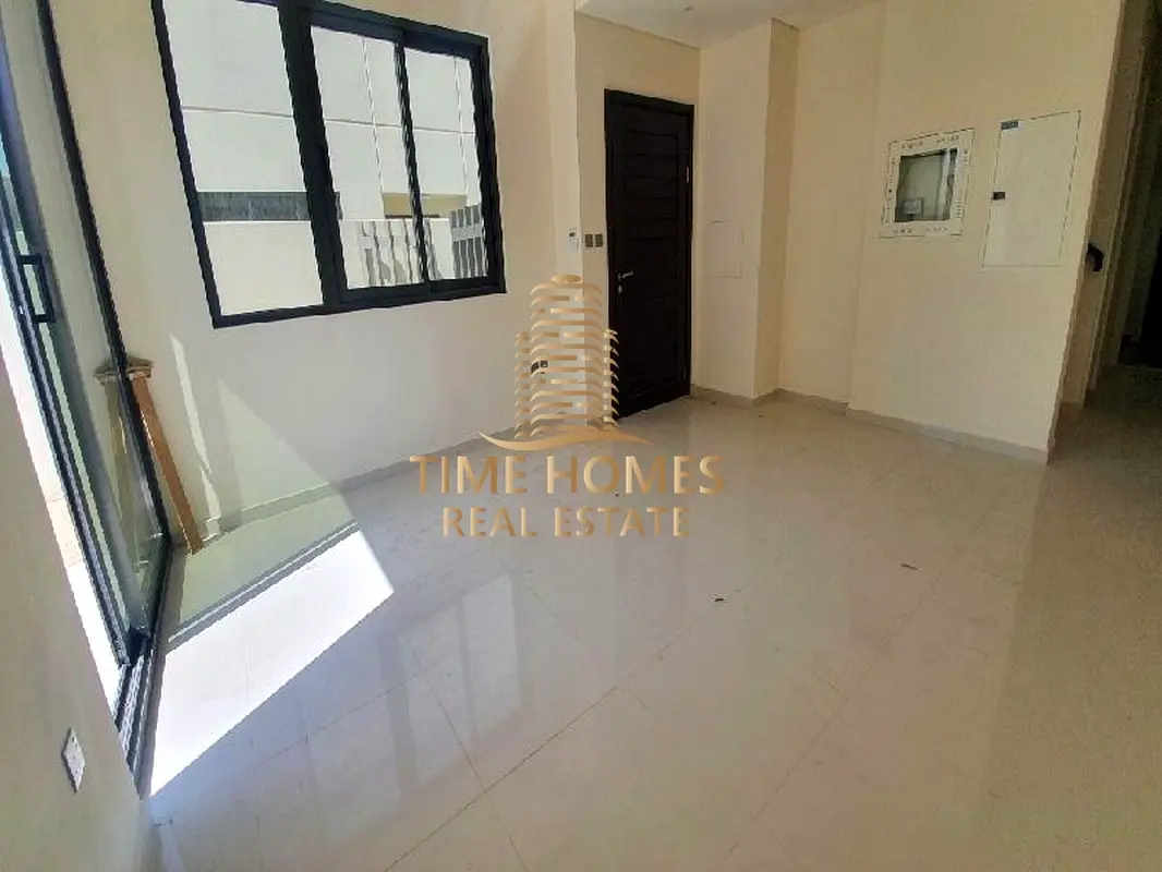 CORNER 3 BEDROOM + MAIDROOM SINGLE ROW| R2EM TYPE