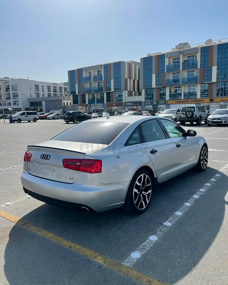 Buy & sell any Audi cars online 707 used Audi cars for sale in Dubai