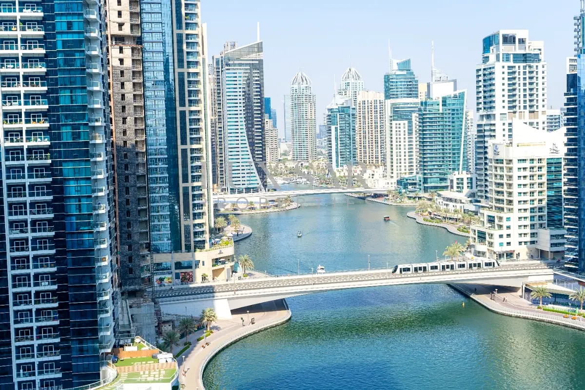 Stunning waterfront walkway view | Spacious | Ready to move in