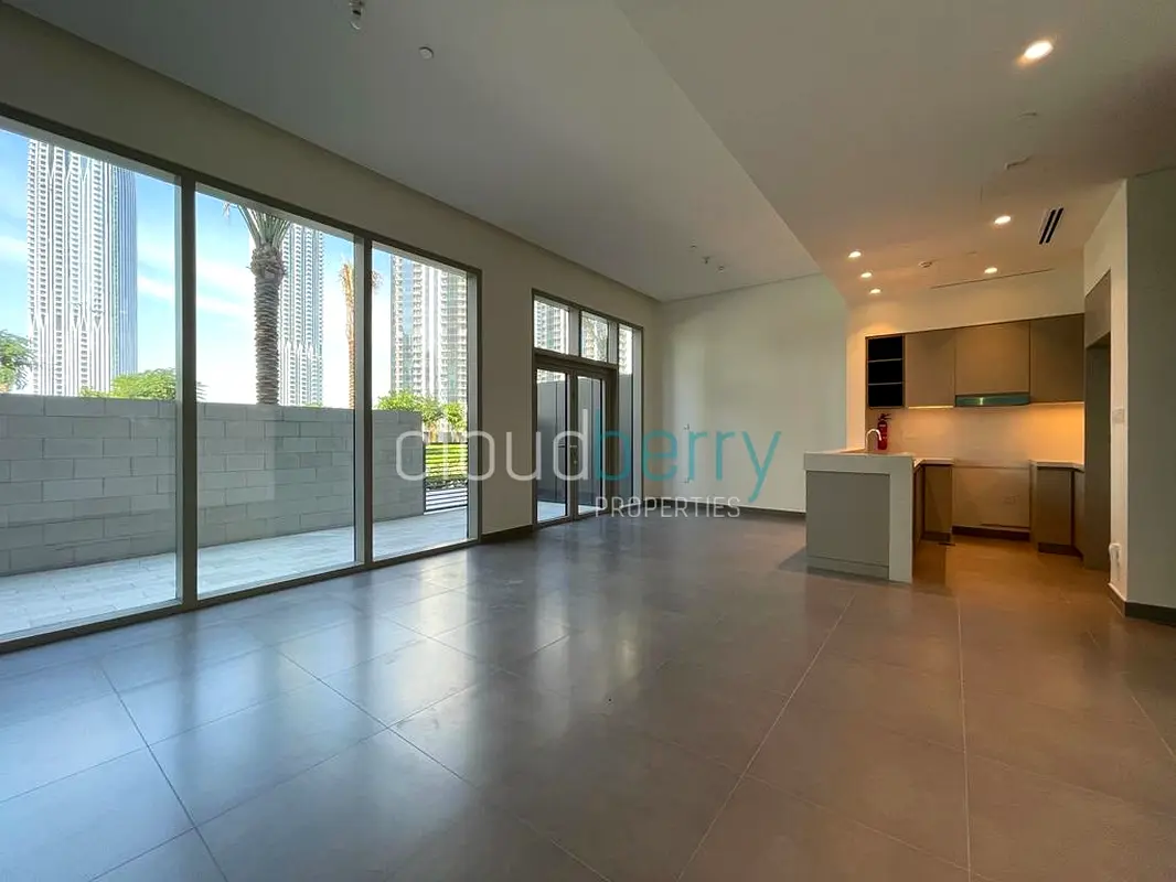 Brand New-2BR Townhouse With Park View