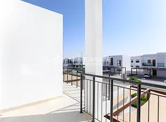 Immaculate Unit w/ Balcony  Excellent Finish