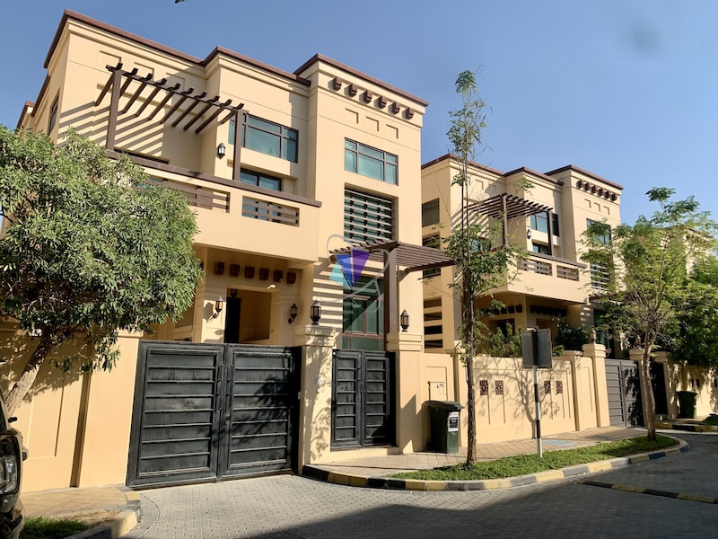 Vecant Now | Classical 5 Bedroom Villa | Prime Location | Driver And Maid Room
