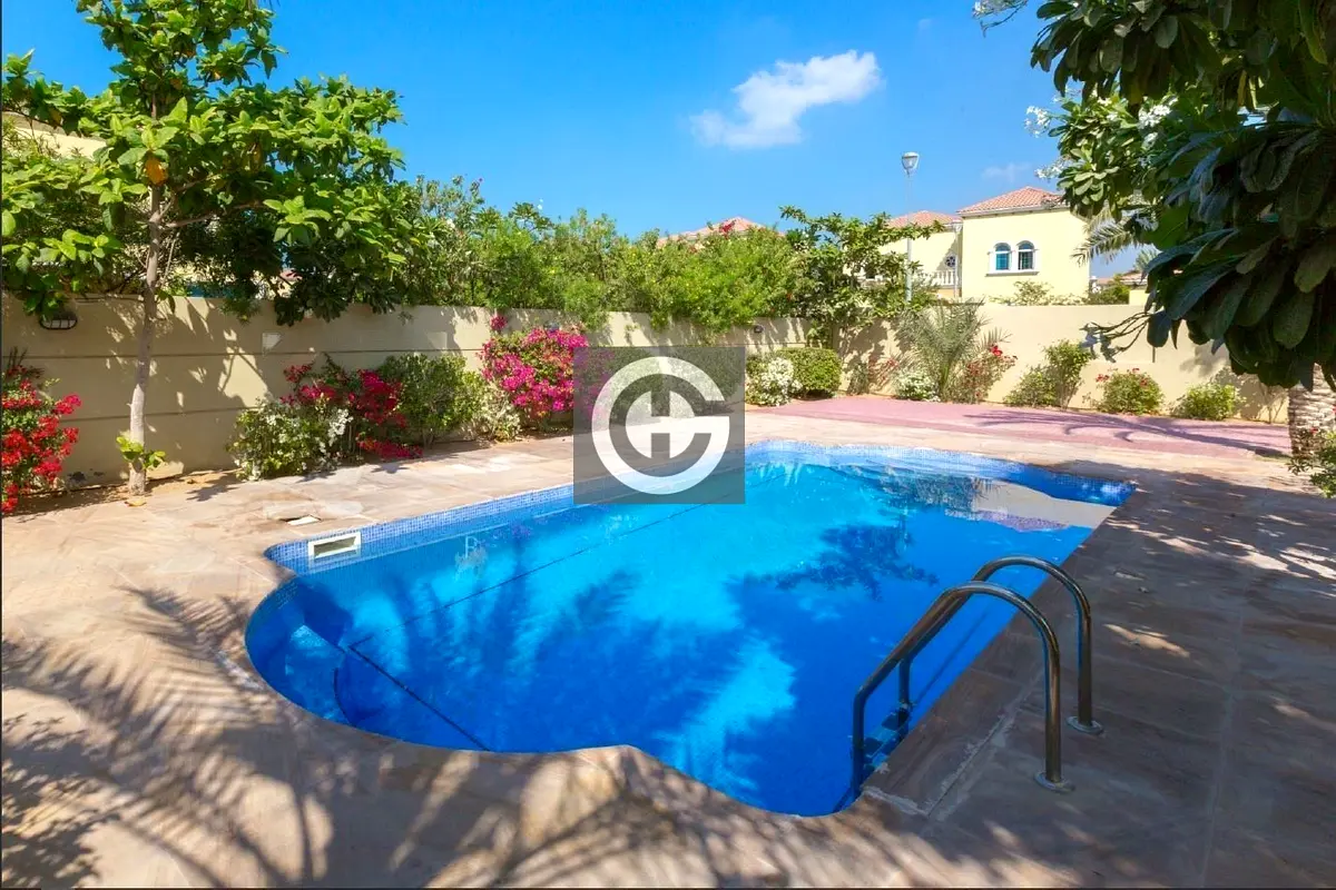 Regional Large 4BR villa | Private Pool  Garden