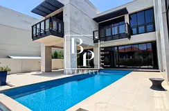 Beautifully Upgraded 6 Bedroom - Prime Location