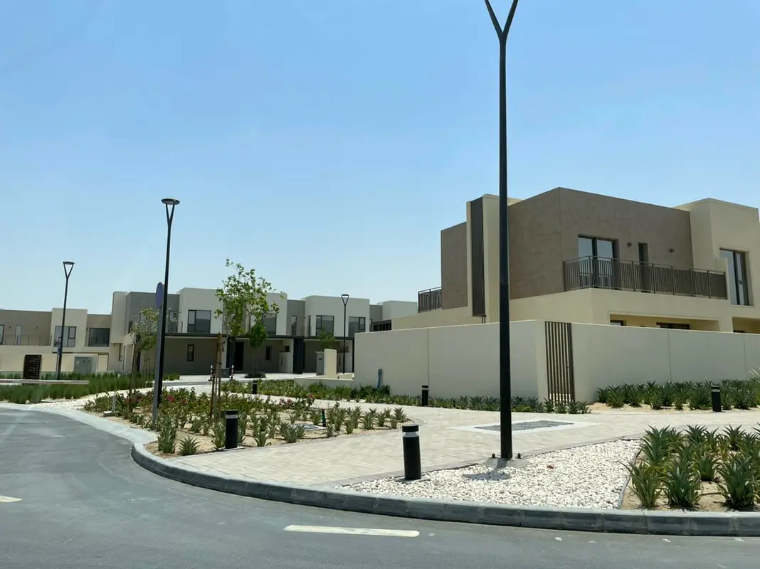 prime location | Single Row | semi furnished