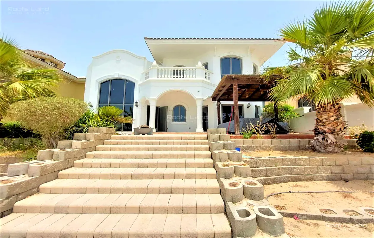 High Number Front O | Central Rotunda | Private Pool