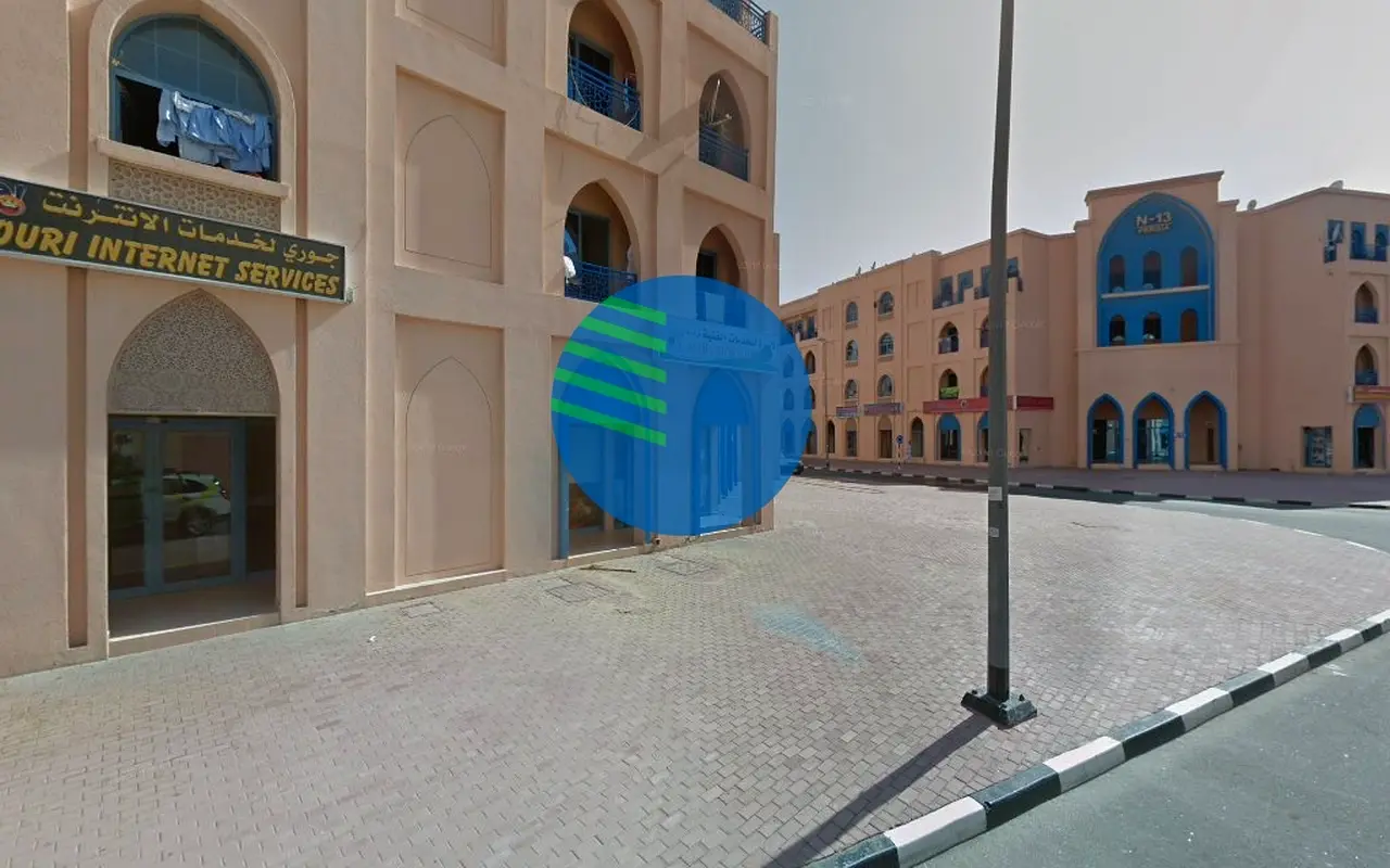 GOOD LOCATION SHOP IN BUSY MARKET AREA