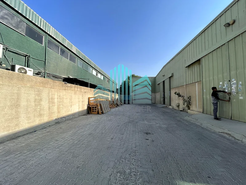 CORNER WAREHOUSE WITH AC | WELL MAINTAINED | LOADING  UNLOADING BAY