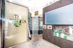 Fitted and Partitioned Retail | Ideally Located