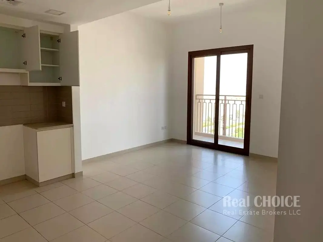 Bright And Spacious | Mid Floor | Unfurnished