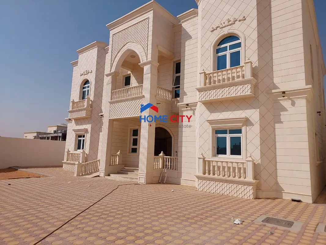 Villa for rent in the south of Al Shamkha, in a prime location, 6 rooms, asking 140,000