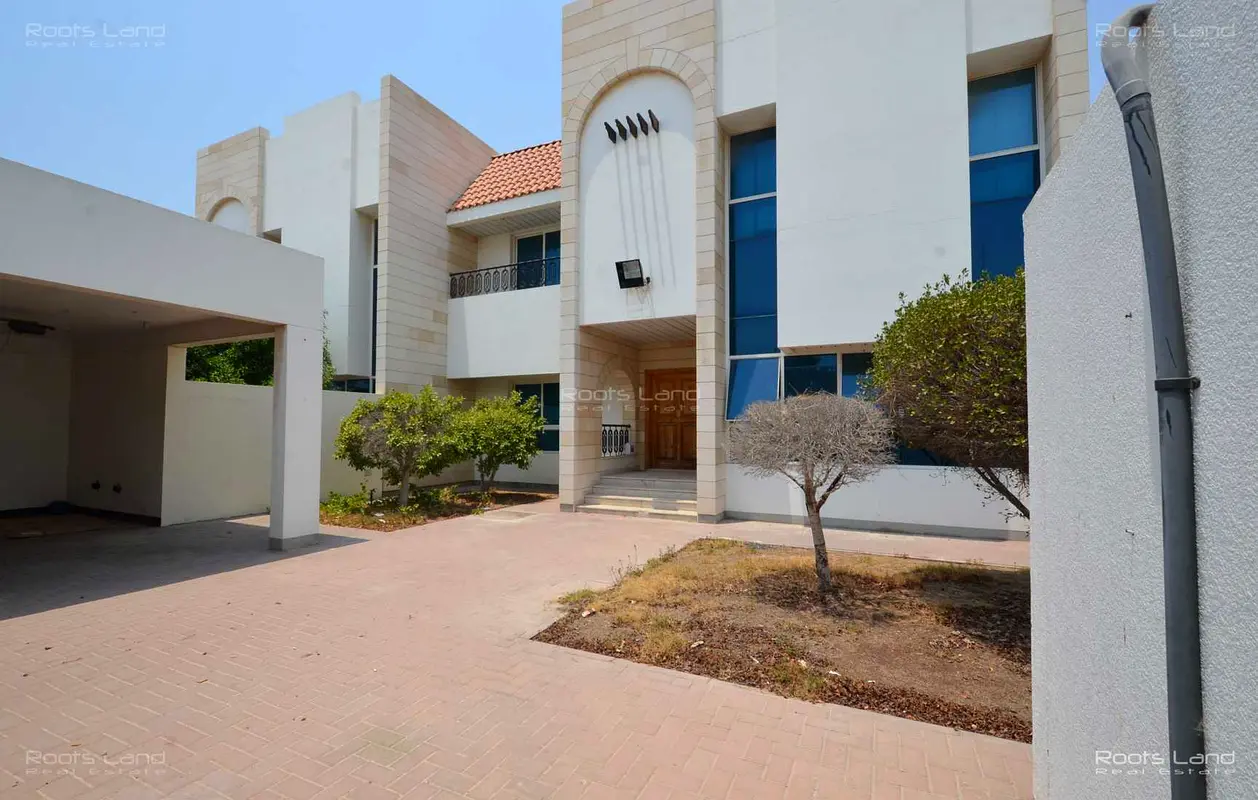 Bright and Spacious|5BR with Maid |Prime location