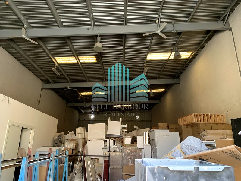 2 ENTRANCES | WELL MAINTANED SPACIOUS WAREHOUSE | EASY ACCESS TO MAIN ROAD