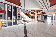 Multiple retails | Strategic location | Brand new