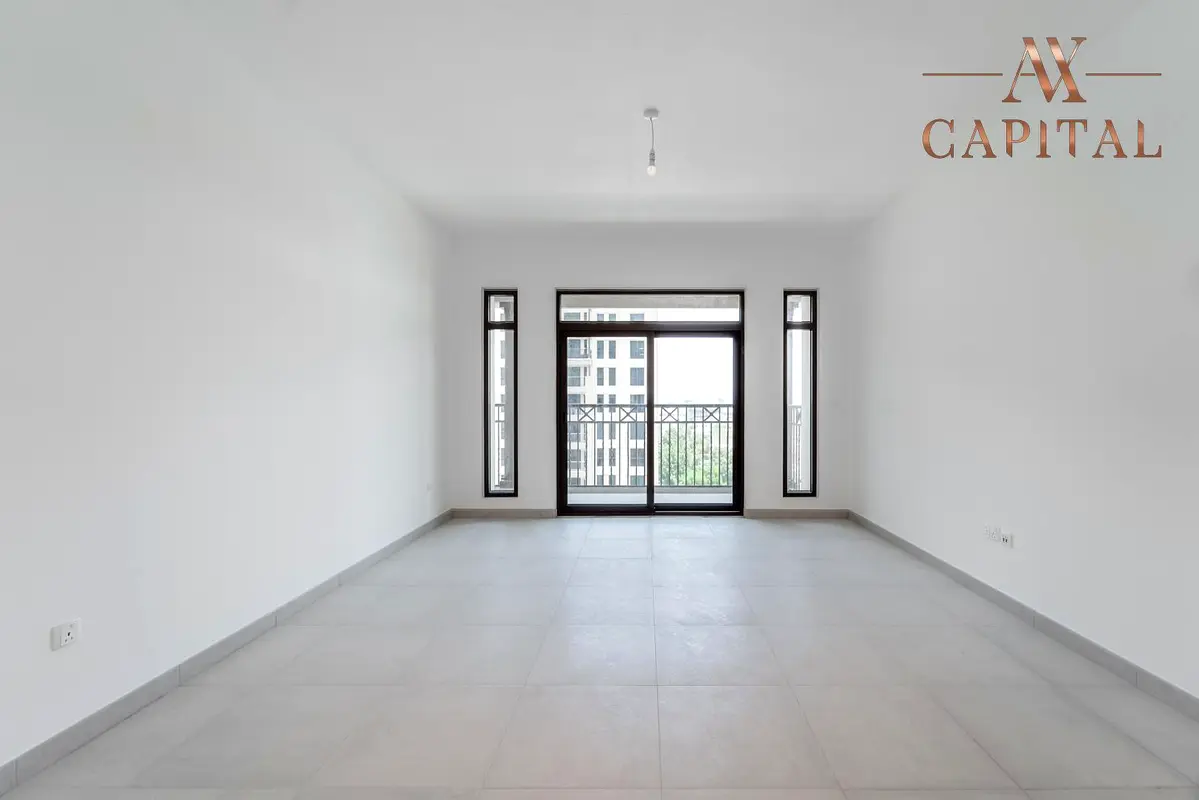 Vacant | Open Kitchen | Brand New