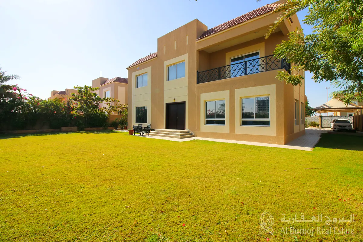 Big Plot Size| Fully Furnished| Exclusive garden 6-BR Villa for rent in Living Legend