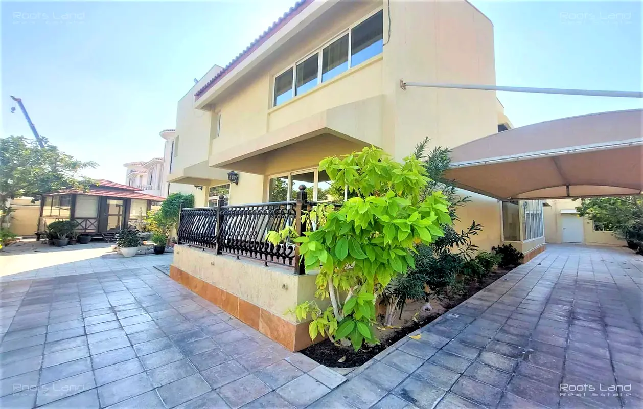 Gorgeous Independent Villa | Maids  Driver room