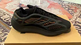 Adidas Yeezy 700V3 Emerald 12US