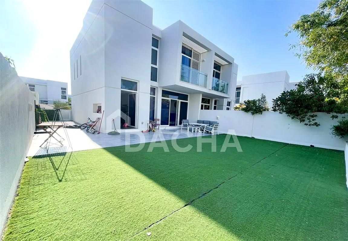 Single row / Premium location / Corner Unit