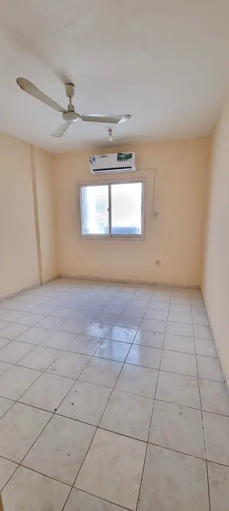 ONE MONTH FREE 1 BHK WITH SEPLIT AC FROM BUILDING SIDE CLOSE HALL NEAR TO PARK PRICE ONLY 15K