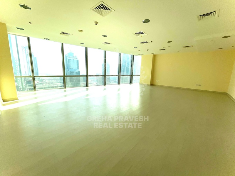 UNFURNISHED | CLOSE TO METRO | HIGH FLOOR